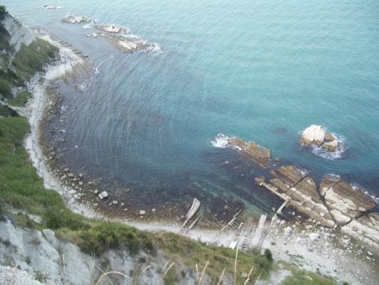 Pietralcroce: grotte sul mare